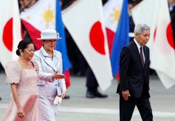 May 27, 2026, Tokyo, Japan: Philippine First Lady Liza Araneta Marcos (L) is escorted by Japanese Empress Masako during a welcome ceremony at the Imperial Palace in Tokyo, Japan, 27 May 2026. Philippine President Ferdinand Marcos Jr. is currently on a state visit to Japan from 26 to 29 May 2026. Tokyo Japan - ZUMAz114 20260527_zih_z114_050 Copyright: xPOOLx