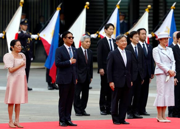 May 27, 2026, Tokyo, Japan: (L-R) Philippine First Lady Liza Araneta Marcos, Philippine President Ferdinand Marcos Jr., Japanese Emperor Naruhito and Empress Masako attend a welcome ceremony at the Imperial Palace in Tokyo, Japan, 27 May 2026. Philippine President Ferdinand Marcos Jr. is currently on a state visit to Japan from 26 to 29 May 2026. Tokyo Japan - ZUMAz114 20260527_zih_z114_051 Copyright: xPOOLx