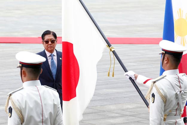 May 27, 2026, Tokyo, Japan: Philippine President Ferdinand Marcos Jr. inspects a guard of honour at the Imperial Palace in Tokyo, Japan, 27 May 2026. Philippine President Ferdinand Marcos Jr. is currently on a state visit to Japan from 26 to 29 May 2026. Tokyo Japan - ZUMAz114 20260527_zih_z114_058 Copyright: xPOOLx