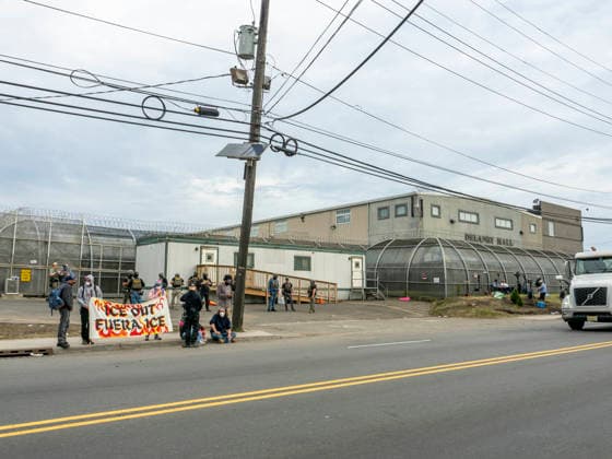 May 27, 2026, Newark, New Jersey, USA: ICE agents and protestors remain outside of the federal detention facility, Delaney Hall as detainees inside continue their hunger and labor strike over inhumane conditions and due process violations. Newark USA - ZUMAd155 20260527_znp_d155_013 Copyright: xSuexDorfmanx