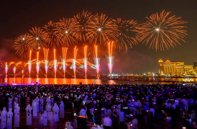 May 27, 2026, Doha, Qatar: Fireworks seen displayed during Eid al-Adha celebrations marking the first day of the Muslim festival of Eid al-Adha at Katara Cultural Village. Muslims around the world celebrate Eid al-Adha, one of Islams most important holidays, which commemorates Prophet Abrahams willingness to sacrifice his son in obedience to God Doha Qatar - ZUMAs197 20260527_aaa_s197_082 Copyright: xNoushadxVariyattiyakkalx