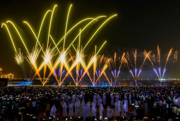 May 27, 2026, Doha, Qatar: Fireworks seen displayed during Eid al-Adha celebrations marking the first day of the Muslim festival of Eid al-Adha at Katara Cultural Village. Muslims around the world celebrate Eid al-Adha, one of Islams most important holidays, which commemorates Prophet Abrahams willingness to sacrifice his son in obedience to God Doha Qatar - ZUMAs197 20260527_aaa_s197_086 Copyright: xNoushadxVariyattiyakkalx