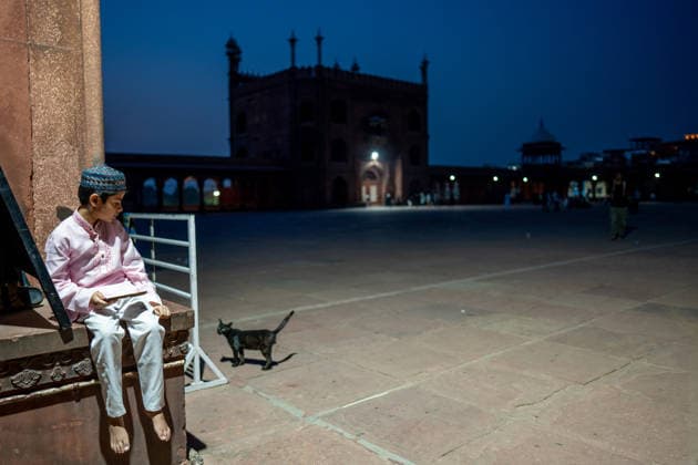Eid al-Adha in India NEW DELHI, INDIA - MAY 28: A child sits in the courtyard of Jama Masjid ahead of Eid al-Adha prayers in New Delhi, India, on May 28, 2026. Amarjeet Kumar Singh Anadolu New Delhi India. Editorial use only. Please get in touch for any other usage.  Copyright: x2026xAnadoluxAmarjeetxKumarxSinghx