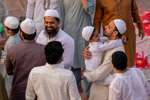 Eid al-Adha in India NEW DELHI, INDIA - MAY 28: Indian Muslims embrace and greet each other after offering Eid al-Adha prayers at Jama Masjid in New Delhi, India, on May 28, 2026. Amarjeet Kumar Singh Anadolu New Delhi India. Editorial use only. Please get in touch for any other usage.  Copyright: x2026xAnadoluxAmarjeetxKumarxSinghx