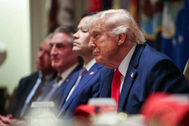 DC: President Trump Holds a Cabinet Meeting From left to right: United States Secretary of Health and Human Services Robert F. Kennedy, Jr; US Secretary of the Interior and Chair, National Energy Council and White House Energy Czar Doug Burgum; US Secretary of State Marco Rubio; and US President Donald J Trump, participate in a Cabinet meeting in the Cabinet Room of the White House in Washington, DC, USA, on May 27, 2026. Trump is holding the meeting with members of his Cabinet as a the U.S. and Iran get closer to a deal. Credit: CNP AdMedia Washington District of Columbia United States of America EDITORIAL USE ONLY  Copyright: xx AdMediax admphotostwo992692