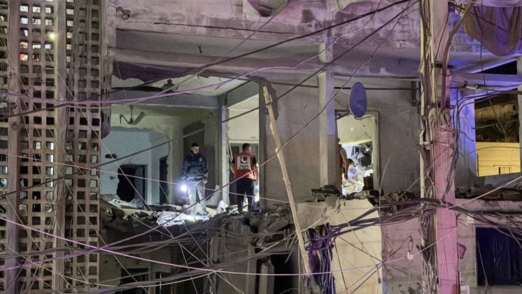 2 people killed and several trapped under the rubble after an Israeli airstrike in Lebanon SIDON, LEBANON - MAY 28: Search and rescue, firefighting and medical teams deployed at the area after an Israeli airstrike targeted a house in the southern city of Sidon, Lebanon, on May 28, 2026. According to reports, two people were killed in the attack while several others remain trapped under the rubble. Ahmad Kaddoura Anadolu Sidon Lebanon. Editorial use only. Please get in touch for any other usage.  Copyright: x2026xAnadoluxAhmadxKaddourax
