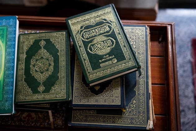 Eid al-Adha in Thailand BANGKOK, THAILAND - MAY 28: Copies of the Quran on a table in the mosque. Thai Muslims pray during Eid al-Adha at Masjid Buddarul Mumineen mosque in Bangkok, Thailand on May 28, 2026. Matt Hunt Anadolu Bangkok Thailand. Editorial use only. Please get in touch for any other usage.  Copyright: x2026xAnadoluxMattxHuntx