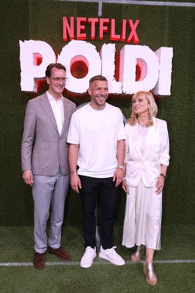 Hendrik Wuest, Lukas Podolski und Katja Hofem bei der Poldi Doku Netflix Serien Premiere am 27.05.2026 in Koeln Hendrik Wuest, Lukas Podolski and Katja Hofem attend the premiere of the Poldi documentary series on Netflix on May 27, 2026 at Rheinenergiestadion in Cologne, Germany Poldi Netflix Serien Premiere in Koeln *** Hendrik Wuest, Lukas Podolski and Katja Hofem at the Poldi documentary Netflix series premiere on May 27, 2026 in Cologne Hendrik Wuest, Lukas Podolski and Katja Hofem attend the premiere of the Poldi documentary series on Netflix on May 27, 2026 at Rheinenergiestadion in Cologne, Germany Poldi Netflix series premiere in Cologne 