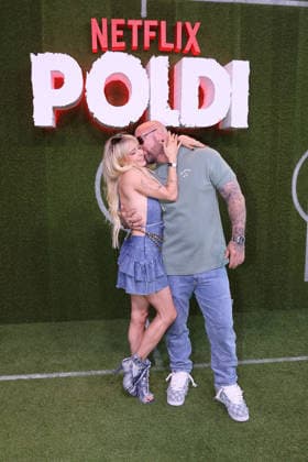 Mia Julia Brueckner und ihr Ehemann Peter Magma bei der Poldi Doku Netflix Serien Premiere am 27.05.2026 in Koeln Mia Julia Brueckner and her husband Peter Magma the premiere of the Poldi documentary series on Netflix on May 27, 2026 at Rheinenergiestadion in Cologne, Germany Poldi Netflix Serien Premiere in Koeln 
