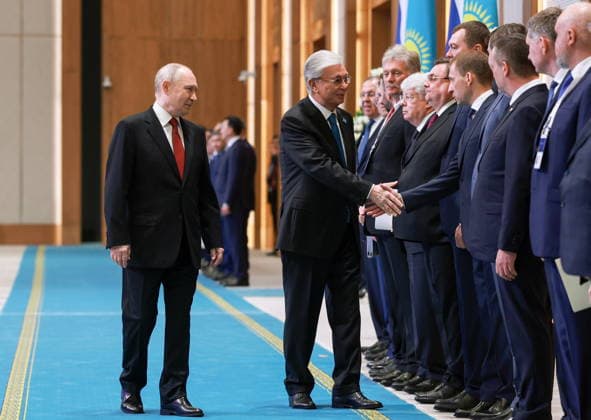 KAZAKHSTAN, ASTANA - MAY 28, 2026: Russia s President Vladimir Putin and Kazakhstan s President Kassym-Jomart Tokayev (L-R front) are seen during a welcome ceremony at the Independence Palace. Alexander Shcherbak TASS  93123476