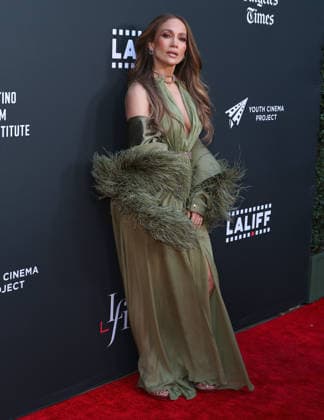 25th Edition Of The Los Angeles Latino International Film Festival - Opening Night HOLLYWOOD, LOS ANGELES, CALIFORNIA, USA - MAY 27: Jennifer Lopez wearing a Bronx Banco Brielle Sage Diamond Gown with a Tyler Ellis clutch arrives at the 25th Edition Of The Los Angeles Latino International Film Festival - Opening Night held at the TCL Chinese Theatre IMAX at Ovation Hollywood on May 27, 2026 in Hollywood, Los Angeles, California, United States. Hollywood TCL Chinese Theatre IMAX at Ovation Hollywood California United States Copyright: xImagexPressxAgencyx