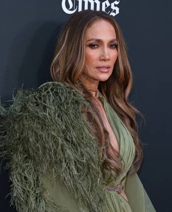 25th Edition Of The Los Angeles Latino International Film Festival - Opening Night HOLLYWOOD, LOS ANGELES, CALIFORNIA, USA - MAY 27: Jennifer Lopez wearing a Bronx Banco Brielle Sage Diamond Gown with a Tyler Ellis clutch arrives at the 25th Edition Of The Los Angeles Latino International Film Festival - Opening Night held at the TCL Chinese Theatre IMAX at Ovation Hollywood on May 27, 2026 in Hollywood, Los Angeles, California, United States. Hollywood TCL Chinese Theatre IMAX at Ovation Hollywood California United States Copyright: xImagexPressxAgencyx