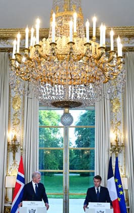 President Macron And Norwegian PM Gahr Store Press Conference - Paris President Emmanuel Macron receives Jonas Gahr Store, Prime Minister of the Kingdom of Norway, at the Elysée Palace in Paris, France on May 27, 2026, with discussions focusing on strengthening defense cooperation between the two countries. Photo by Christian Liewig Pool ABACAPRESS.COM Paris France  Copyright: xLiewigxChristian Pool ABACAx