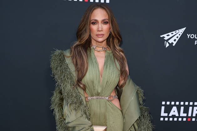 25th Edition Of The Los Angeles Latino International Film Festival - Opening Night HOLLYWOOD, LOS ANGELES, CALIFORNIA, USA - MAY 27: Jennifer Lopez wearing a Bronx Banco Brielle Sage Diamond Gown with a Tyler Ellis clutch arrives at the 25th Edition Of The Los Angeles Latino International Film Festival - Opening Night held at the TCL Chinese Theatre IMAX at Ovation Hollywood on May 27, 2026 in Hollywood, Los Angeles, California, United States. Hollywood TCL Chinese Theatre IMAX at Ovation Hollywood California United States Copyright: xImagexPressxAgencyx