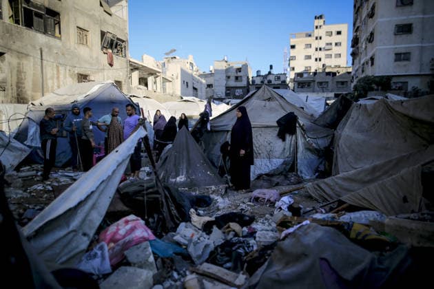 Israeli attacks continue on Gaza GAZA CITY, GAZA STRIP, PALESTINE - MAY 28: Palestinians inspect the damage after an Israeli strike targeted an apartment building in the Rimal neighborhood in the northern Gaza Strip, Palestine on May 28, 2026. The targeted building and nearby tents suffered heavy destruction in the attack. Saeed M. M. T. Jaras Anadolu Gaza City Gaza. Editorial use only. Please get in touch for any other usage.  Copyright: x2026xAnadoluxSaeedxM.xM.xT.xJarasx