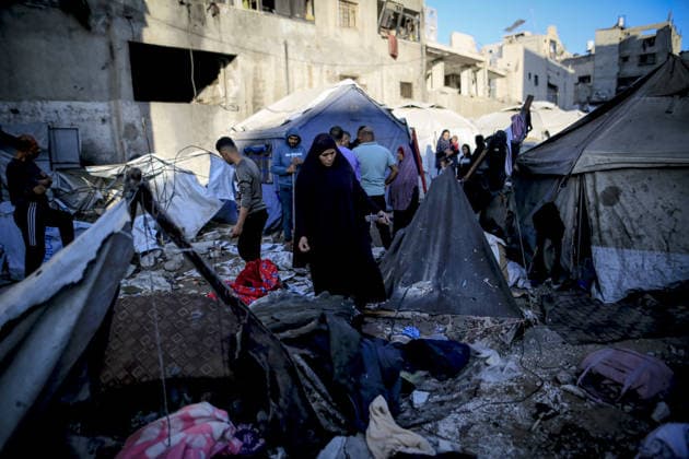 Israeli attacks continue on Gaza GAZA CITY, GAZA STRIP, PALESTINE - MAY 28: Palestinians inspect the damage after an Israeli strike targeted an apartment building in the Rimal neighborhood in the northern Gaza Strip, Palestine on May 28, 2026. The targeted building and nearby tents suffered heavy destruction in the attack. Saeed M. M. T. Jaras Anadolu Gaza City Gaza. Editorial use only. Please get in touch for any other usage.  Copyright: x2026xAnadoluxSaeedxM.xM.xT.xJarasx