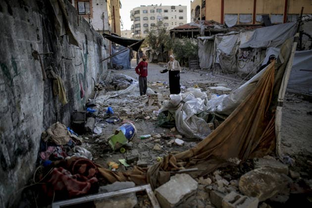 Israeli attacks continue on Gaza GAZA CITY, GAZA STRIP, PALESTINE - MAY 28: Palestinians inspect the damage after an Israeli strike targeted an apartment building in the Rimal neighborhood in the northern Gaza Strip, Palestine on May 28, 2026. The targeted building and nearby tents suffered heavy destruction in the attack. Saeed M. M. T. Jaras Anadolu Gaza City Gaza. Editorial use only. Please get in touch for any other usage.  Copyright: x2026xAnadoluxSaeedxM.xM.xT.xJarasx