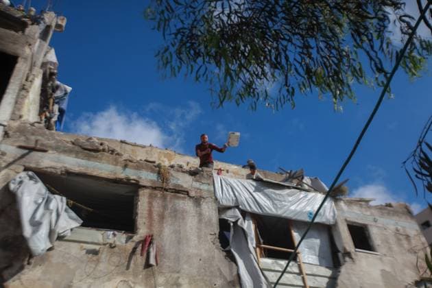 RECORD DATE NOT STATED Aftermath Of Israeli Airstrike In Gaza, Palestine Aftermath Of Israeli Airstrike In Gaza, Palestine May 28, 2026, Gaza, Palestine: Palestinians inspect the damage after an Israeli strike targeted an apartment building in the Rimal neighborhood in the northern Gaza Strip, Palestine .The targeted building and nearby tents suffered heavy destruction in the attack. Credit: Hashem Zimmo Thenews2(Foto: Hashem Zimmo Thenews2 imago images) Aftermath Of Israeli Airstrike In Gaza, Palestine  Copyright: xHashemxZimmox