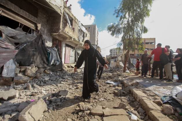 RECORD DATE NOT STATED Aftermath Of Israeli Airstrike In Gaza, Palestine Aftermath Of Israeli Airstrike In Gaza, Palestine May 28, 2026, Gaza, Palestine: Palestinians inspect the damage after an Israeli strike targeted an apartment building in the Rimal neighborhood in the northern Gaza Strip, Palestine .The targeted building and nearby tents suffered heavy destruction in the attack. Credit: Hashem Zimmo Thenews2(Foto: Hashem Zimmo Thenews2 imago images) Aftermath Of Israeli Airstrike In Gaza, Palestine  Copyright: xHashemxZimmox