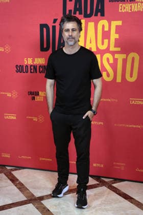 Photocall for the film Every Day a Smart Guy is Born , a comedy by Arantxa Echevarría Actor Hugo Silva poses at the photocall for the film Every Day a Smart Guy is Born , Cines Verdi, May 28, 2026, in Madrid Spain The highest-grossing director in the history of Spanish cinema and also winner of the Goya Award returns with this unbridled, hooligan and unpredictable action satire FAMOSOSOS PHOTOCALL ACTOR ACTRESS MOVIE COMEDY FILM CINEMA José Ramó Madrid Madrid Spain  Copyright: xJosÃ xRamonxHernandox 7555997