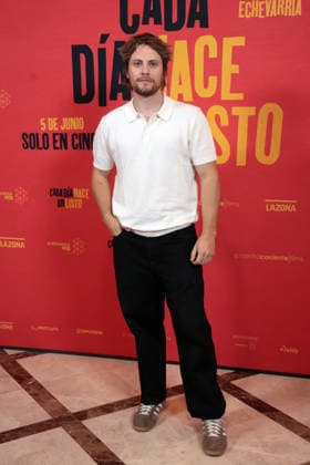 Photocall of the film Every Day a Smart Guy is Born , a comedy by Arantxa Echevarría Actress Jaime Olías poses at the photocall of the film Every Day a Smart Guy is Born , Cines Verdi, May 28, 2026, in Madrid Spain The highest-grossing director in the history of Spanish cinema and also winner of the Goya Award returns with this unbridled, hooligan and unpredictable action satire FAMOSOSOS PHOTOCALL ACTOR ACTRESS MOVIE COMEDY FILM CINEMA José Ramó Madrid Madrid Spain  Copyright: xJosÃ xRamonxHernandox 7556006