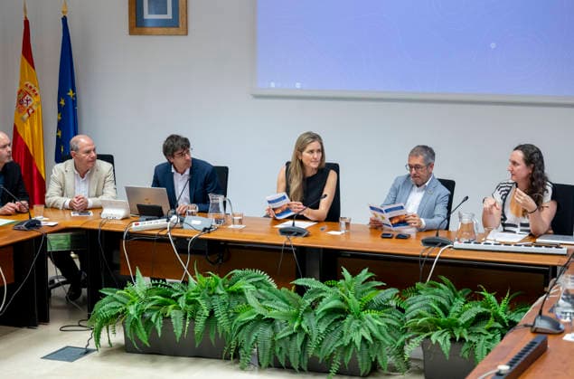 Aagesen presents the new forest fire danger index The Third Vice President and Minister for Ecological Transition and the Demographic Challenge, Sara Aagesen c , during the presentation of the new forest fire danger index, at the State Meteorological Agency Aemet , on May 28, 2026, in Madrid Spain The visit of the Vice-President and Minister serves to present the operational improvements of the measurement system, designed to optimize the tasks of prevention, early warning and fire extinction before the beginning of the summer campaign in the whole national territory 28 MAY 2026 Madrid Madrid Madrid Spain  Copyright: xAlbertoxOrtegax 7556058