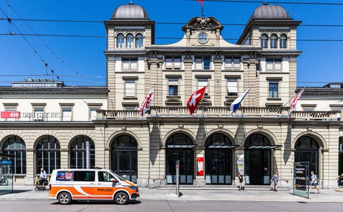 Knife attack with multiple injuries, Winterthur, Switzerland Winterthur, Switzerland, 28th May 2026:A few hours after the knife attack at Winterthur train station, the police are still visibly present. A total of four people were injured, some seriously. *** Knife attack with multiple injuries, Winterthur, Switzerland Winterthur, Switzerland, 28th May 2026 A few hours after the knife attack at Winterthur train station, the police are still visibly present A total of four people were injured, some seriously Copyright: xAndreasxHaasx
