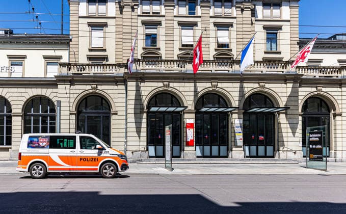 Knife attack with multiple injuries, Winterthur, Switzerland Winterthur, Switzerland, 28th May 2026:A few hours after the knife attack at Winterthur train station, the police are still visibly present. A total of four people were injured, some seriously. *** Knife attack with multiple injuries, Winterthur, Switzerland Winterthur, Switzerland, 28th May 2026 A few hours after the knife attack at Winterthur train station, the police are still visibly present A total of four people were injured, some seriously Copyright: xAndreasxHaasx