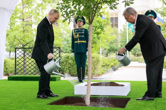 KAZAKHSTAN, ASTANA - MAY 28, 2026: Russia s President Vladimir Putin (L) and Kazakhstan s President Kassym-Jomart Tokayev (R) take part in a tree-planting ceremony on the Alley of Eternal Friendship between Russia and Kazakhstan. Alexander Shcherbak TASS  93129419