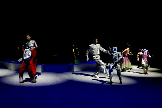 Humanoid robots take over the runway at Seoul s new enter-tech venue in South Korea Humanoid robots and models perform on the runway during a robot fashion show at Galaxy Robot Park in Seoul, South Korea, on May 28, 2026. Galaxy Corporation, the entertainment firm behind K-pop stars including G-Dragon and Taemin, opened the park on May 15 as what it describes as the world s first robot-themed entertainment venue, where humanoid robots perform choreographed concerts, drawing demonstrations and fashion shows as part of its enter-tech concept blending robotics with K-pop culture. Seoul South Korea  Copyright: xMatrixxImages JungxUi-Chelx