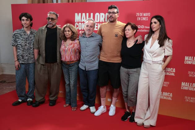 David Ilundain presents Mallorca Confidencial I 3D Lorca Prada, Moreno Borja, Lolita Flores, David Ilundain, Amin Hamada and Elena Furiase pose at the photocall of the film Mallorca Confidencial , at Cines Embajadores Río, on May 28, 2026, in Madrid Spain The film participated in the Official Selection Out of Competition of the 29th edition of the Spanish Film Festival of Malaga and at the BCN Film Fest FAMOUS FILM MOVIE ACTOR ACTRESS José Ramó Madrid Madrid Madrid Spain  Copyright: xJosÃ xRamonxHernandox 7556393