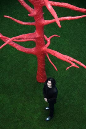 Jack White: These Thoughts May Disappear Exhibition Photocall at Newport Street Gallery, London American artist Jack White poses with his artwork The Red Tree at a photocall for Jack White: These Thoughts May Disappear Exhibition at Newport Street Gallery, London, England, UK on Thursday 28 May, 2026. The exhibition runs from Friday 29th May 2026 to Sunday 13th September 2026, Credit:Justin Ng Avalon UK, England, London, Newport Street Gallery  Copyright: xJustinxNgx xAvalonx 1106236379