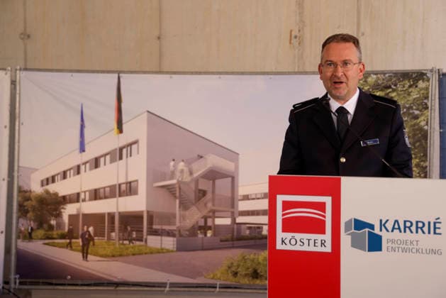 Richtfest des Neubau Zollamt Mainz und Finanzkontrolle Schwarzarbeit (FKS) im Mainzer Stadtteil Hechtsheim, Festredner Regierungsdirektor René Borm, Leiter des Hauptzollamts Koblenz 28.05.26 *** Topping-out ceremony for the new Mainz Customs Office and Financial Control of Clandestine Employment FKS in the Mainz district of Hechtsheim, keynote speaker Government Director René Borm, Head of the Main Customs Office in Koblenz 28 05 26