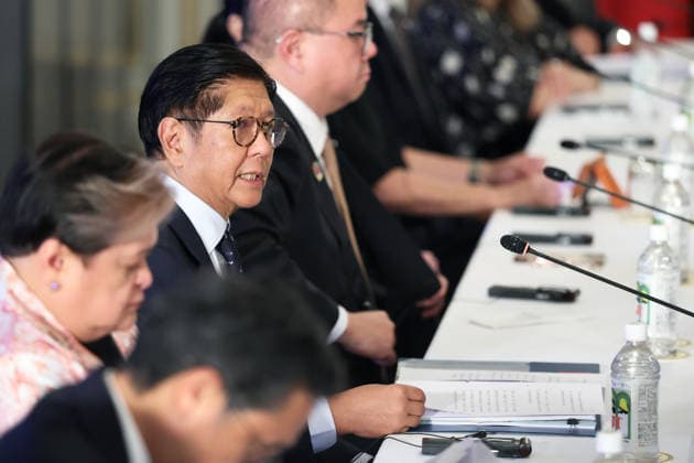 May 28, 2026, Tokyo, Japan: Ferdinand Marcos Jr., Philippines president, second left, speaks during a summit meeting with Sanae Takaichi, Japan s prime minister, not pictured, at the Akasaka Palace state guest house in Tokyo, Japan, on Thursday, May 28, 2026. Tokyo Japan - ZUMAz114 20260528_zih_z114_006 Copyright: xPOOLx