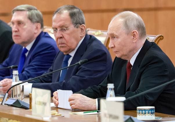Kazakhstan Russia 9175367 28.05.2026 Russian President Vladimir Putin, Foreign Minister Sergey Lavrov and Presidential Aide Yury Ushakov attend an expanded format meeting with Kazakh President Kassym-Jomart Tokayev at the Palace of Independence in Astana, Kazakhstan. Alexander Shcherbak Sputnik Astana Kazakhstan  Copyright: xAlexanderxShcherbakx