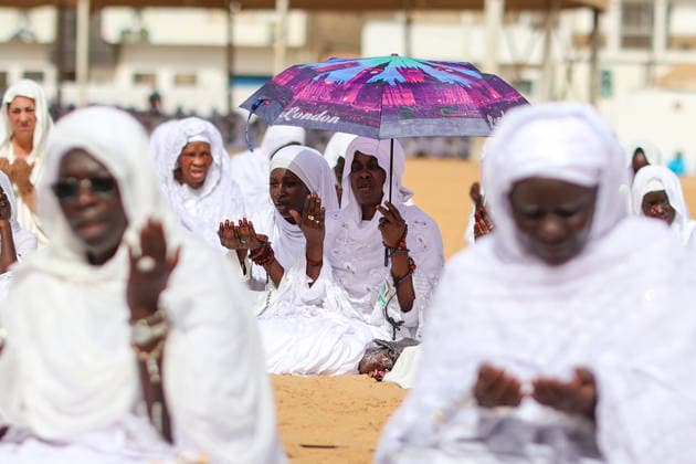 Eid al-Adha prayer on the beach in Dakar DAKAR, SENEGAL - MAY 28: Followers of the Layene order perform the Eid al-Adha prayer dressed in white on the beach in Dakar, Senegal where the first day of Eid al-Adha is being observed today on May 28, 2026. In the Yoff district of the capital Dakar, thousands gathered on the beach around the tomb of Seydina Limamou Laye, the founder of the Layene order, for the Eid prayer. Cem Ozdel Anadolu Dakar Senegal. Editorial use only. Please get in touch for any other usage.  Copyright: x2026xAnadoluxCemxOzdelx