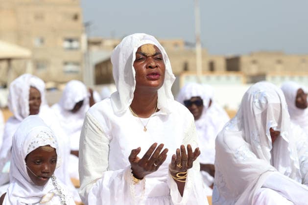 Eid al-Adha prayer on the beach in Dakar DAKAR, SENEGAL - MAY 28: Followers of the Layene order perform the Eid al-Adha prayer dressed in white on the beach in Dakar, Senegal where the first day of Eid al-Adha is being observed today on May 28, 2026. In the Yoff district of the capital Dakar, thousands gathered on the beach around the tomb of Seydina Limamou Laye, the founder of the Layene order, for the Eid prayer. Cem Ozdel Anadolu Dakar Senegal. Editorial use only. Please get in touch for any other usage.  Copyright: x2026xAnadoluxCemxOzdelx