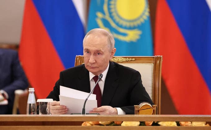 May 28, 2026, Astana, Kazakhstan: Russian President Vladimir Putin, listens to Kazakh President Kassym-Jomart Tokayev, during an expanded format bilateral meeting at the Palace of Independence, May 28, 2026 in Astana, Kazakhstan. Astana Kazakhstan - ZUMAp138 20260528_zaa_p138_024 Copyright: xAlexanderxKazakov RussianxGovernx