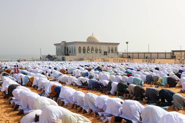 Eid al-Adha prayer on the beach in Dakar DAKAR, SENEGAL - MAY 28: Followers of the Layene order perform the Eid al-Adha prayer dressed in white on the beach in Dakar, Senegal where the first day of Eid al-Adha is being observed today on May 28, 2026. In the Yoff district of the capital Dakar, thousands gathered on the beach around the tomb of Seydina Limamou Laye, the founder of the Layene order, for the Eid prayer. Cem Ozdel Anadolu Dakar Senegal. Editorial use only. Please get in touch for any other usage.  Copyright: x2026xAnadoluxCemxOzdelx