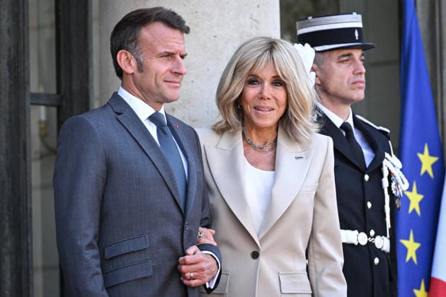 Emmanuel and Brigitte Macron welcome Prabowo Subianto at the Elysee FA French President Emmanuel Macron and French First Lady Brigitte Macron arrive to welcome President of the Republic of Indonesia Prabowo Subianto, at the Elysee Palace in Paris on May 28, 2026. Photo by Firas Abdullah ABACAPRESS.COM Paris Ile-de-France France  Copyright: xAbdullahxFiras ABACAx