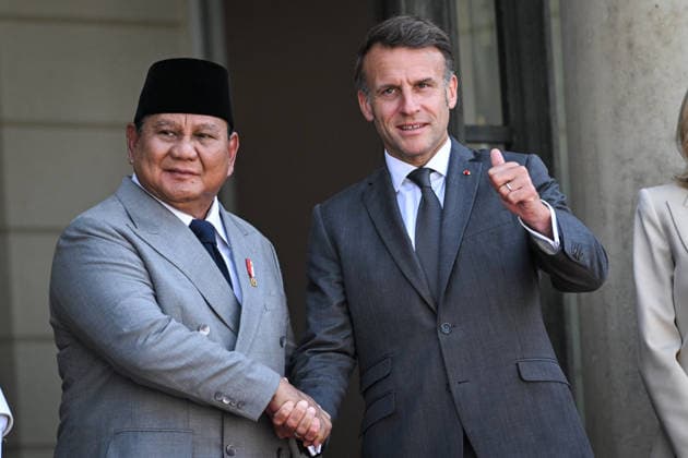 Emmanuel and Brigitte Macron welcome Prabowo Subianto at the Elysee FA French President Emmanuel Macron welcomes President of the Republic of Indonesia Prabowo Subianto, at the Elysee Palace in Paris on May 28, 2026. Photo by Firas Abdullah ABACAPRESS.COM Paris Ile-de-France France  Copyright: xAbdullahxFiras ABACAx