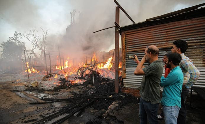 Smoke billows out from the shops as a massive fire engulfs the Rambagh market Amritsar, May 28 (ANI): Smoke billows out from the shops as a massive fire engulfs the Rambagh market, in Amritsar on Thursday. One man died. Amritsar Punjab India Copyright: xANIx ANI_20260528507