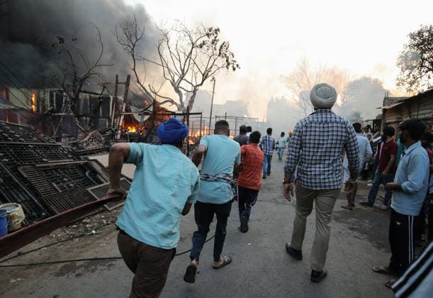 Smoke billows out from the shops as a massive fire engulfs the Rambagh market Amritsar, May 28 (ANI): Smoke billows out from the shops as a massive fire engulfs the Rambagh market, in Amritsar on Thursday. One man died. Amritsar Punjab India Copyright: xANIx ANI_20260528510