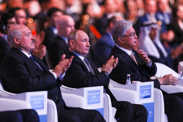 KAZAKHSTAN, ASTANA - MAY 28, 2026: Belarus President Alexander Lukashenko, Russia s President Vladimir Putin and Kazakhstan s President Kassym-Jomart Tokayev (L-R) attend a plenary meeting of the 5th Eurasian Economic Forum Astana Kazakhstan  - ZUMAt113 20260528_zaa_t113_527 Copyright: xAlexanderxShcherbakx