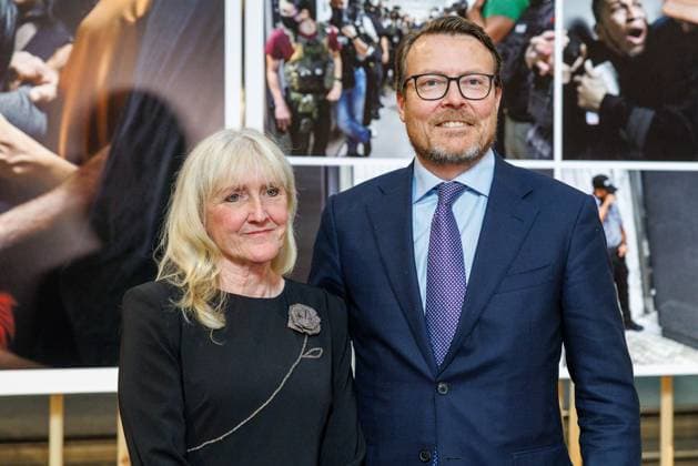 The Netherlands, 2026-05-28 17:58:56 NLD Amsterdam 20260528 - Prince Constantijn presents World Press Photo 2026 awards. In the photo: winner Carol Guzy and Prince Constantijn of Orange-Nassau of Amsberg.  Copyright: xx x