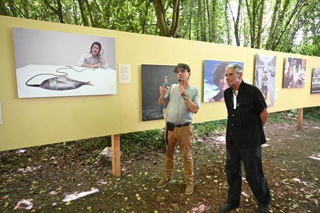 23eme édition du festival de la photo de La Gacilly PHOTOPQR OUEST FRANCE Thomas Brégardis Ouest France La Gacilly 28 05 2026 28 mai 2026 La Gacilly 56 23eme édition du festival de la photo de La Gacilly Cyril Drouhet, le commissaire des expositions et le photographe Jean Marie Périer devant son exposition mes années pop Photo Thomas Bregardis Ouest France La Gacilly 56 , France, may 28th 2026 23rd edition of the La Gacilly Photography Festival La Gacilly Morbihan France  Copyright: xPHOTOPQR OUESTxFRANCE MAXPPPxThomasxBrégardisx xOuest-Francex 20260528OFR7738 20260528OFR7738