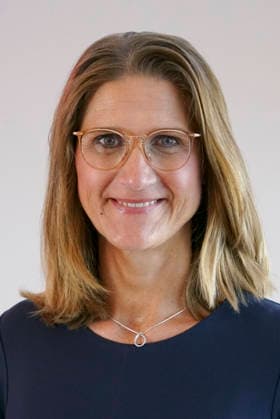 CNTV OTTOPK- Katy Roewer, CFO praesentiert die Ergebnisse des abgelaufenen Jahres 25 auf der Bilanz PK der OTTO Group (OTTO Versand) in in der Otto Centrale Hamburg - Bramfeld am 28.05.2026 Hamburg Deutschland *** CNTV OTTOPK Katy Roewer, CFO presents the results of the past year 25 at the balance sheet PK of the OTTO Group OTTO Versand in the Otto Centrale Hamburg Bramfeld on 28 05 2026 Hamburg Germany