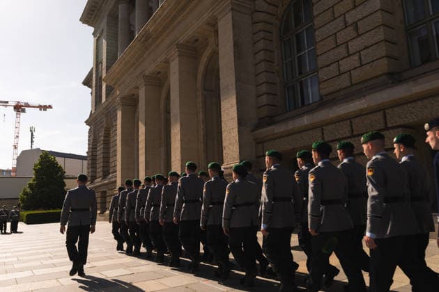 Feierliches Gelöbnis der Bundeswehr vor dem Abgeordnetenhaus von Berlin 28.05.2026, Politik, Berlin, Feierliches Gelöbnis der Bundeswehr vor dem Abgeordnetenhaus von Berlin Einmarsch der Rekruten Berlin Abgeordnetenhaus von Berlin Berlin Deutschland *** Ceremonial pledge of the Bundeswehr in front of the Berlin House of Representatives 28 05 2026, Politics, Berlin, Ceremonial pledge of the Bundeswehr in front of the Berlin House of Representatives Marching in of the recruits Berlin Berlin House of Representatives Berlin Berlin Germany Copyright: xJamesxZabelx