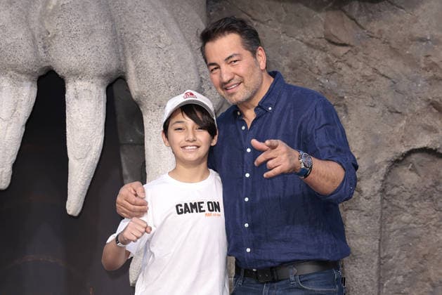 Buelent Sharif und sein Sohn Timucin bei der Masters Of The Universe Film Premiere im UCI Luxe am 28.05.2026 in Berlin Buelent Sharif and his son Timucin attend the German Premiere of Masters Of The Universe at UCI Luxe on May 28, 2026 in Berlin, Germany Masters Of The Universe Premiere in Berlin *** Buelent Sharif and his son Timucin at the Masters Of The Universe Film Premiere at UCI Luxe on May 28, 2026 in Berlin Buelent Sharif and his son Timucin attend the German Premiere of Masters Of The Universe at UCI Luxe on May 28, 2026 in Berlin, Germany Masters Of The Universe Premiere in Berlin 