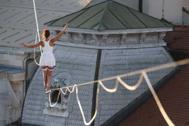 Tightrope walk above the square As part of the Cest is the best street festival, girl Antonia Gasparov walked on a tightrope above Ban Jelacic Square in Zagreb on May 28, 2026 in Croatia.  EmicaxElvedjix PIXSELL